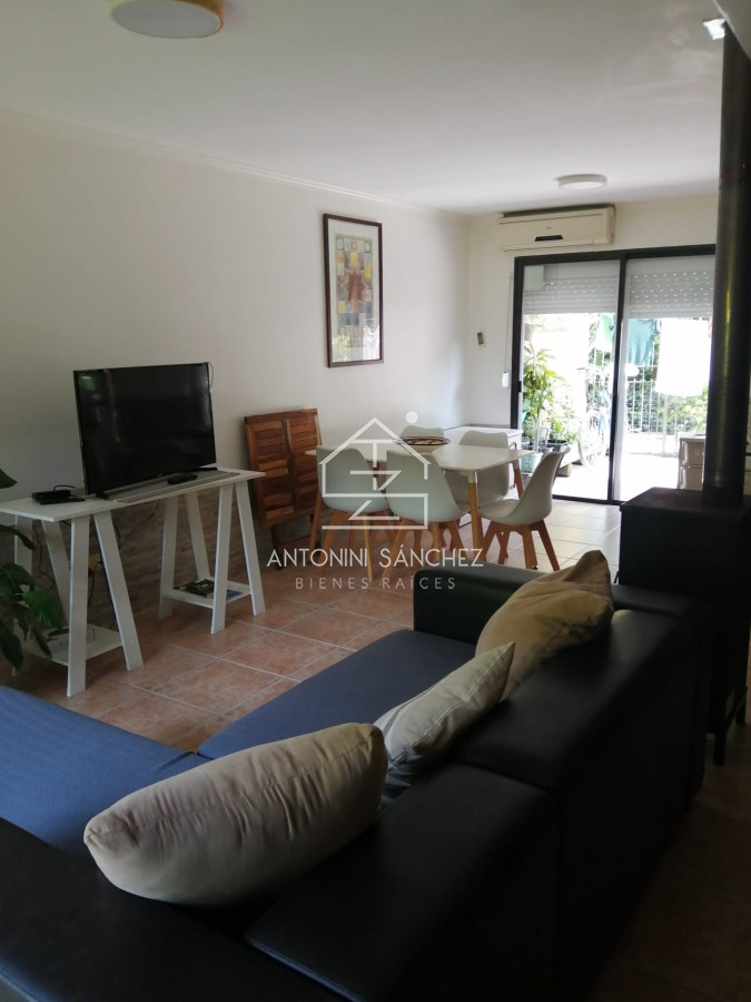 Apartamento ID.2423 - IMPERDIBLE!!! C PARRILLERO PROPIO DUPLEX TIPO CASA ZONA CANTEGRIL