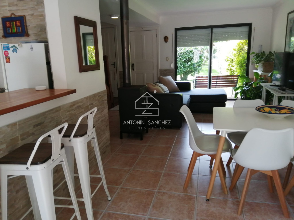 Apartamento ID.2423 - IMPERDIBLE!!! C PARRILLERO PROPIO DUPLEX TIPO CASA ZONA CANTEGRIL