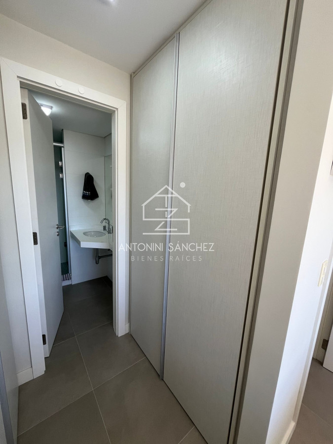 Apartamento ID.2657 - Venta Apartamento 1 Dormitorio Punta del Este Av Roosevelt