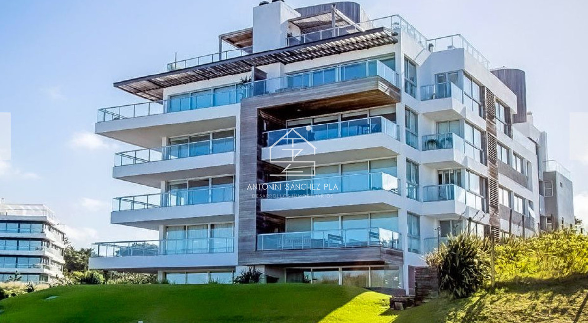 Apartamento ID.4726 - Brava 28 playa Brava con parrillero propio