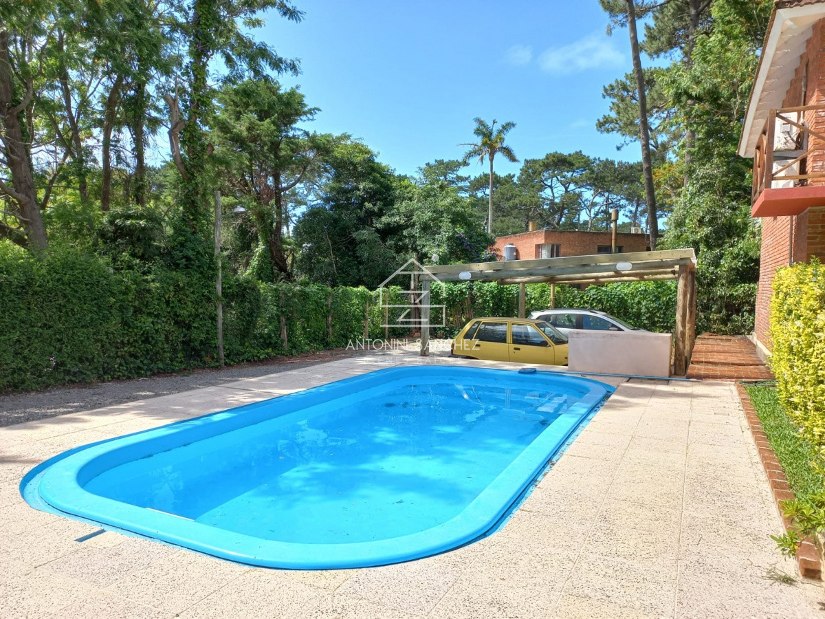 Apartamento ID.2423 - IMPERDIBLE!!! C PARRILLERO PROPIO DUPLEX TIPO CASA ZONA CANTEGRIL