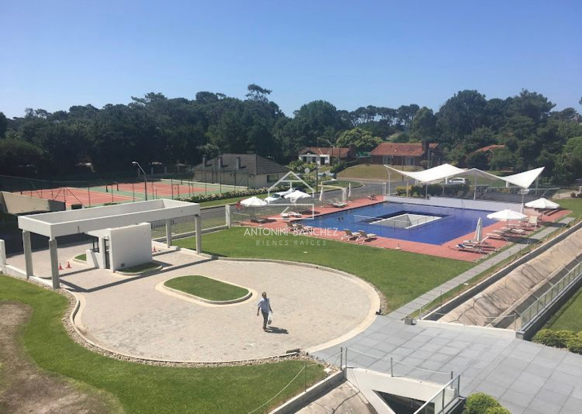 Apartamento ID.2657 - Venta Apartamento 1 Dormitorio Punta del Este Av Roosevelt