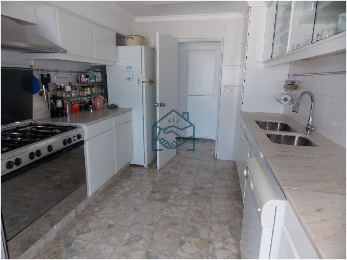 Apartamento ID.717/En-Peninsula,-con-vista-a-brava-y-parrillero-propio- - En Peninsula, con vista a brava y parrillero propio 