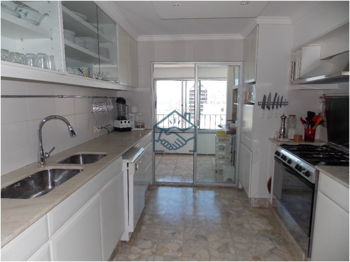 Apartamento ID.717/En-Peninsula,-con-vista-a-brava-y-parrillero-propio- - En Peninsula, con vista a brava y parrillero propio 