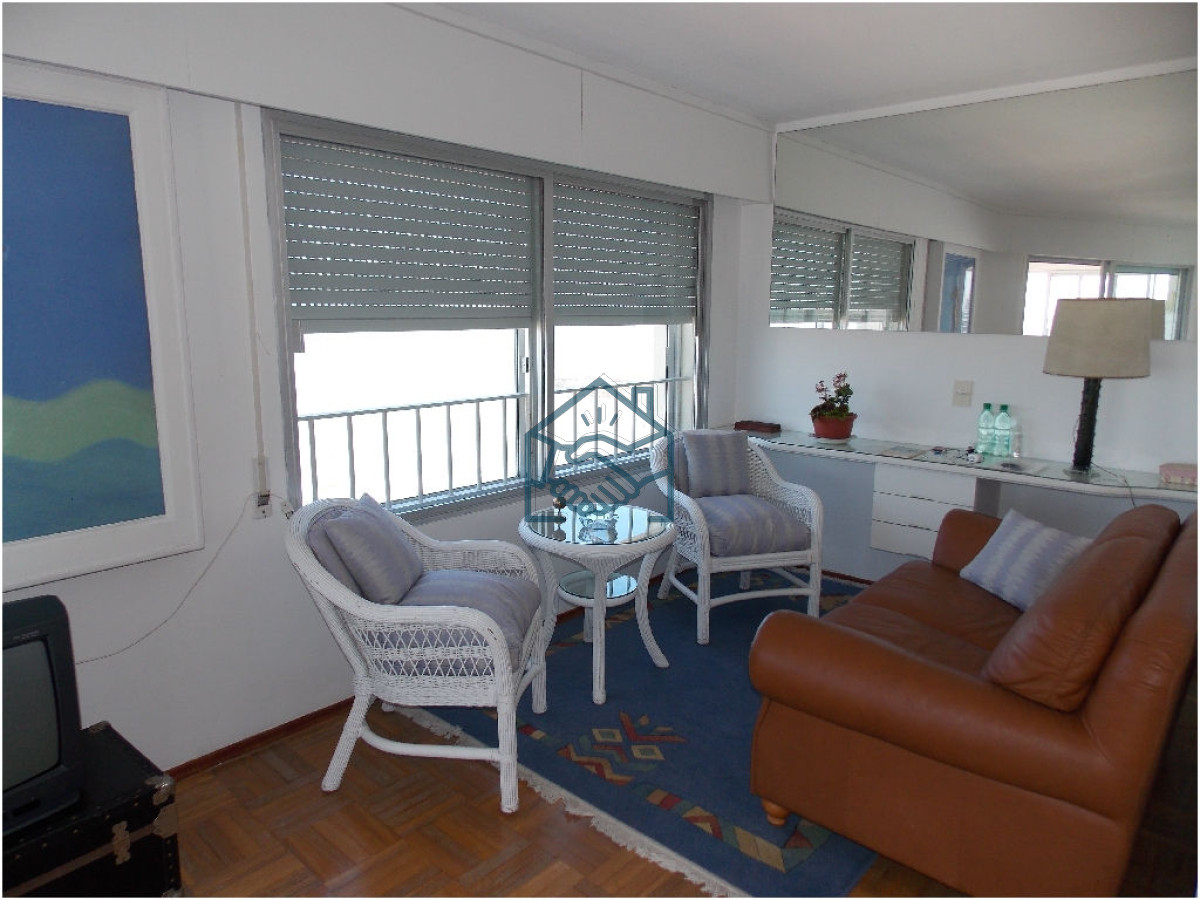 Apartamento ID.717/En-Peninsula,-con-vista-a-brava-y-parrillero-propio- - En Peninsula, con vista a brava y parrillero propio 