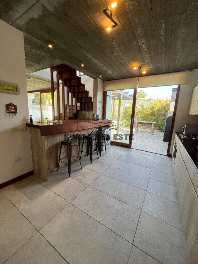 Casa ID.63 - MANANTIALES A 2 CUADRAS DEL MAR