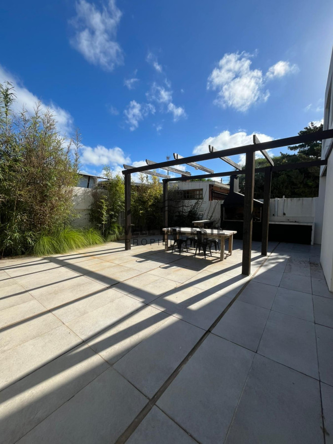 Casa ID.63 - MANANTIALES A 2 CUADRAS DEL MAR