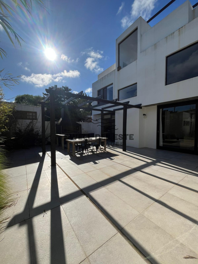 Casa ID.63 - MANANTIALES A 2 CUADRAS DEL MAR