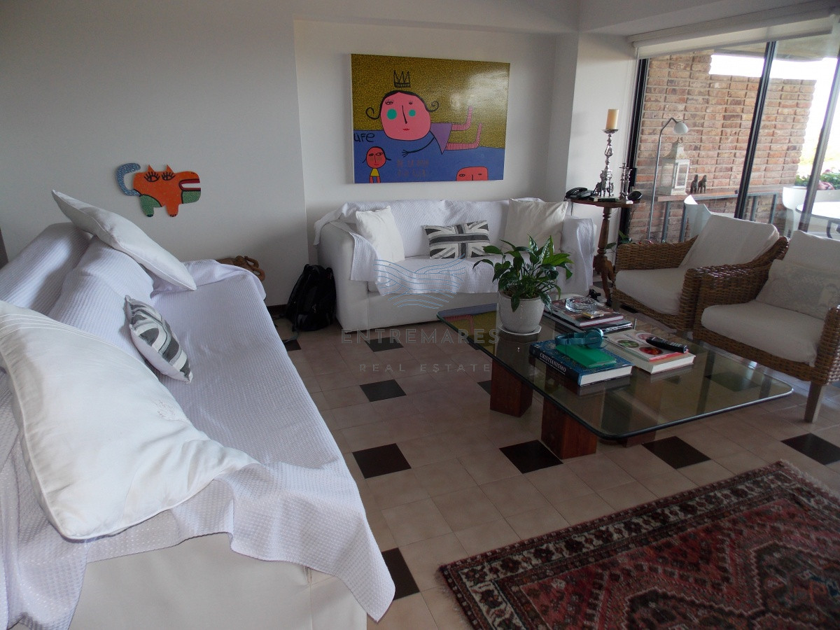 Apartamento ID.160 - MUY BUEN APARTAMENTO FRENTE AL MAR