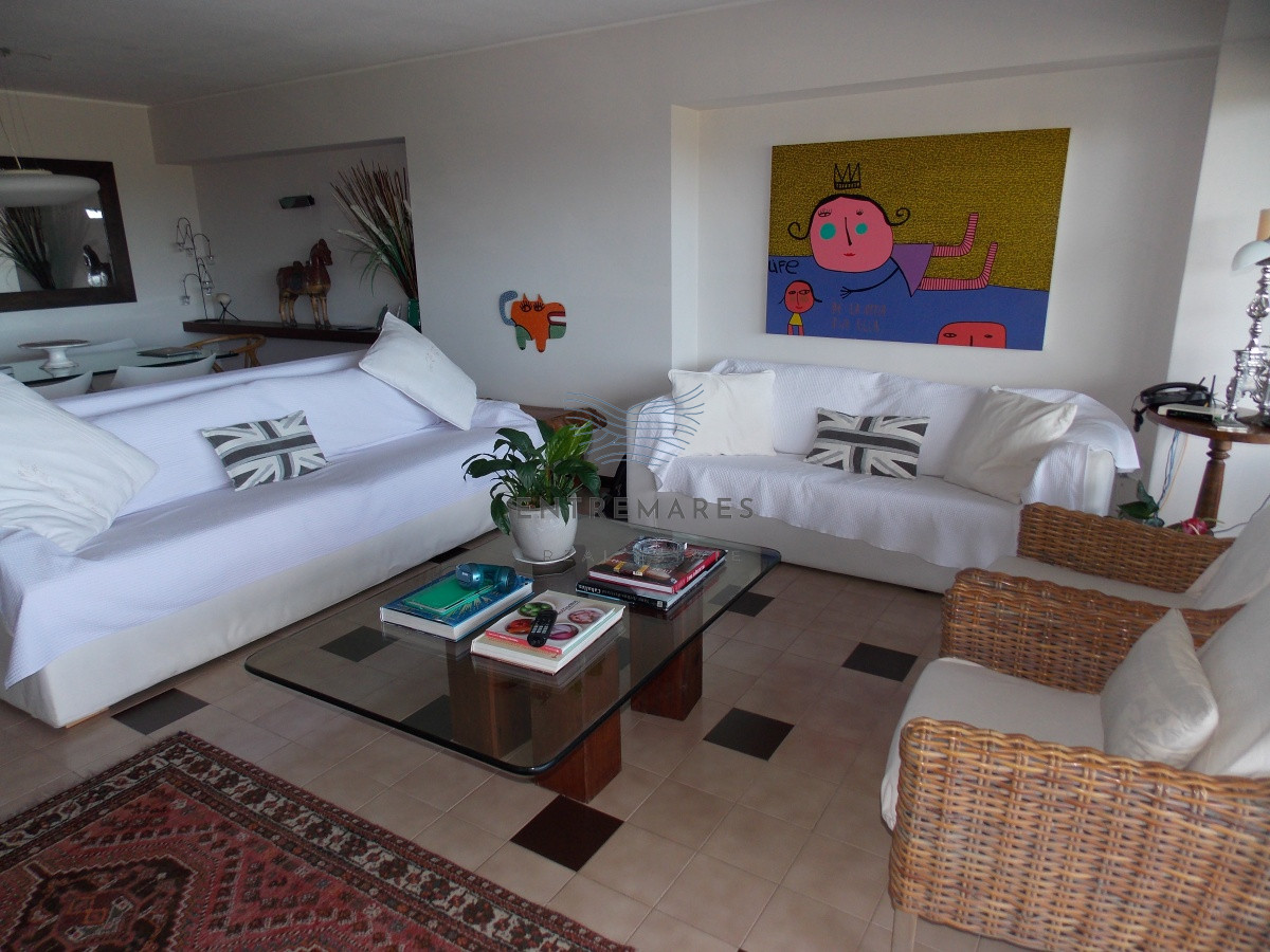 Apartamento ID.160 - MUY BUEN APARTAMENTO FRENTE AL MAR