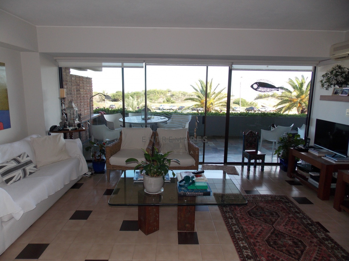 Apartamento ID.160 - MUY BUEN APARTAMENTO FRENTE AL MAR