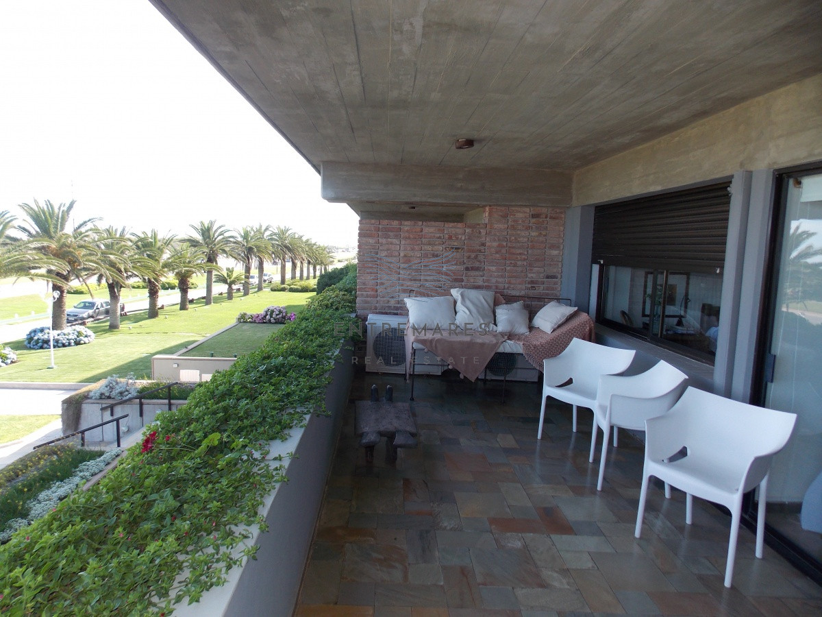 Apartamento ID.160 - MUY BUEN APARTAMENTO FRENTE AL MAR