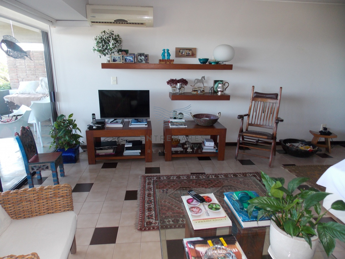 Apartamento ID.160 - MUY BUEN APARTAMENTO FRENTE AL MAR