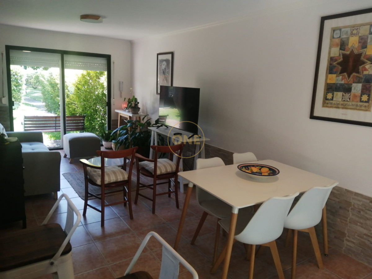 Apartamento ID.2081 - IMPERDIBLE!!! C PARRILLERO PROPIO DUPLEX TIPO CASA ZONA CANTEGRIL