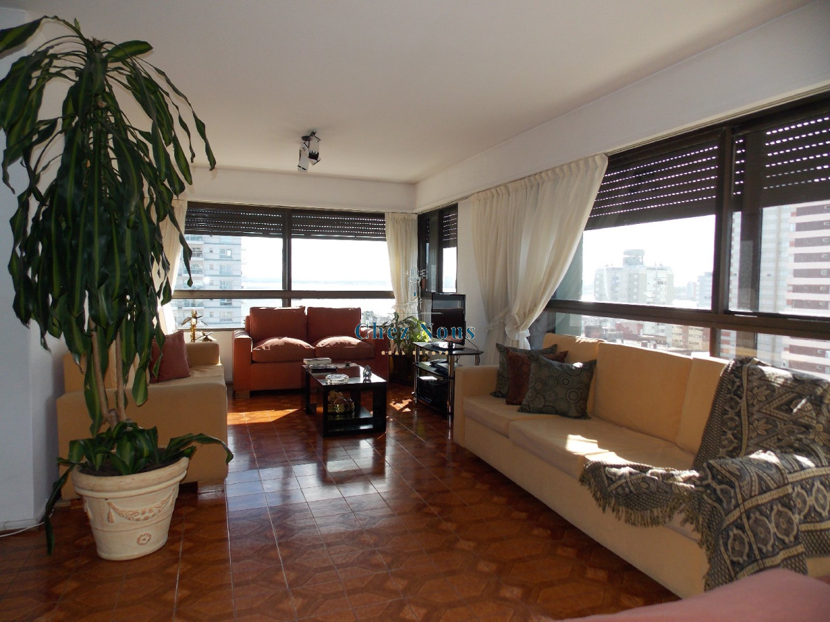 Apartamento ID.181 - CLÁSICA TORRE EN PENÍNSULA CON VISTA DE TODOS LOS AMBIENTES