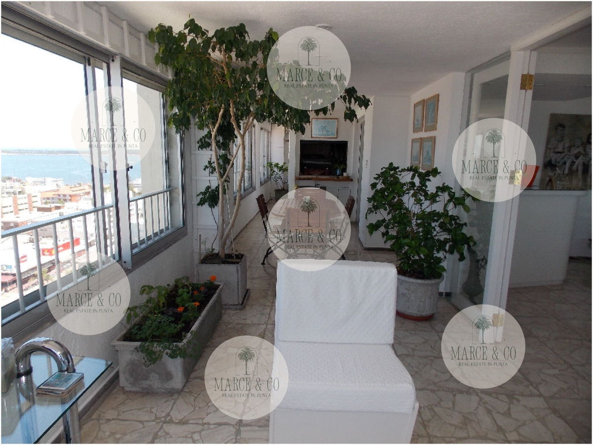 Apartamento ID.185 - En Peninsula, con vista a brava y parrillero propio 