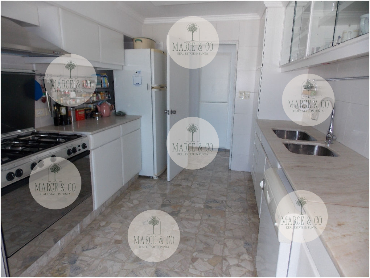 Apartamento ID.185 - En Peninsula, con vista a brava y parrillero propio 