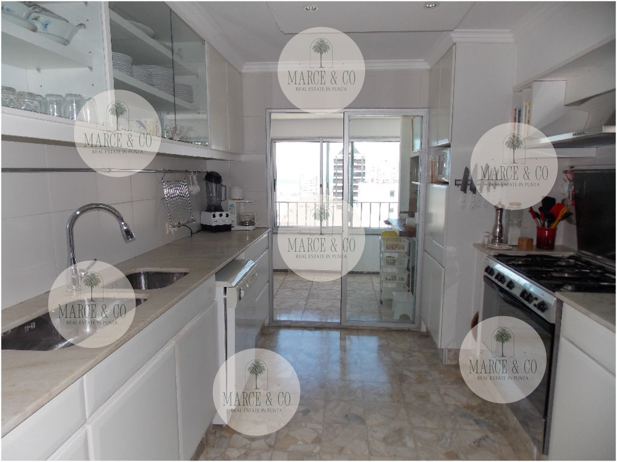 Apartamento ID.185 - En Peninsula, con vista a brava y parrillero propio 