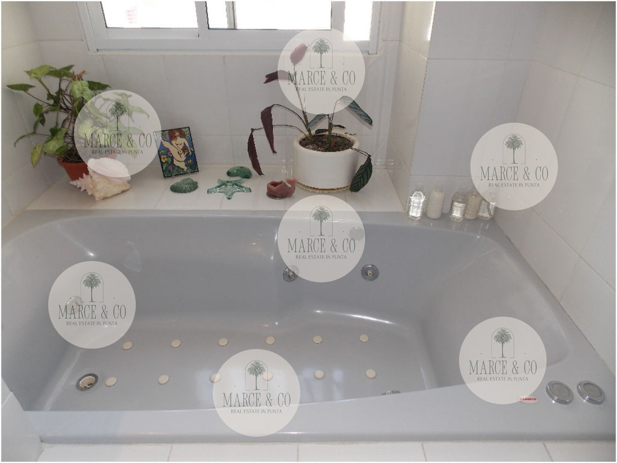 Apartamento ID.185 - En Peninsula, con vista a brava y parrillero propio 