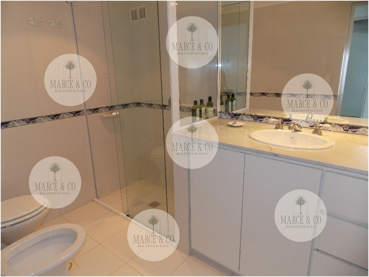 Apartamento ID.185 - En Peninsula, con vista a brava y parrillero propio 