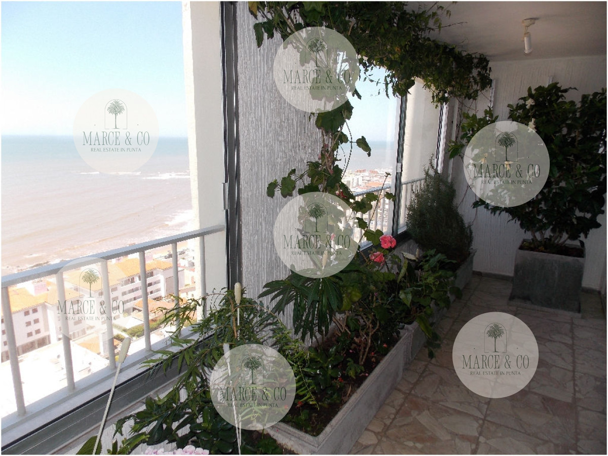 Apartamento ID.185 - En Peninsula, con vista a brava y parrillero propio 