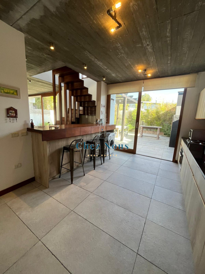 Casa ID.1720 - MANANTIALES A 2 CUADRAS DEL MAR