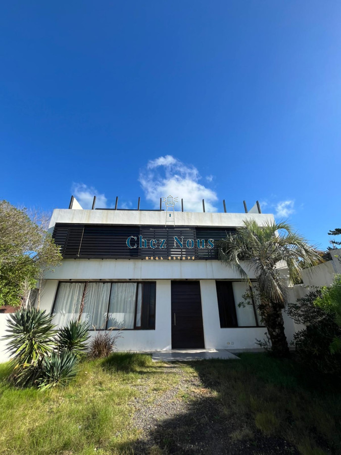 Casa ID.1720 - MANANTIALES A 2 CUADRAS DEL MAR
