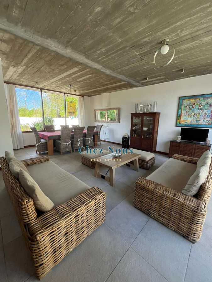 Casa ID.1720 - MANANTIALES A 2 CUADRAS DEL MAR