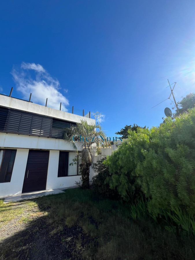 Casa ID.1720 - MANANTIALES A 2 CUADRAS DEL MAR