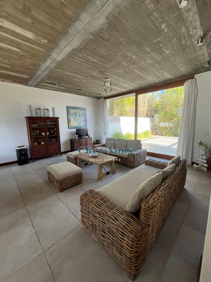 Casa ID.1720 - MANANTIALES A 2 CUADRAS DEL MAR
