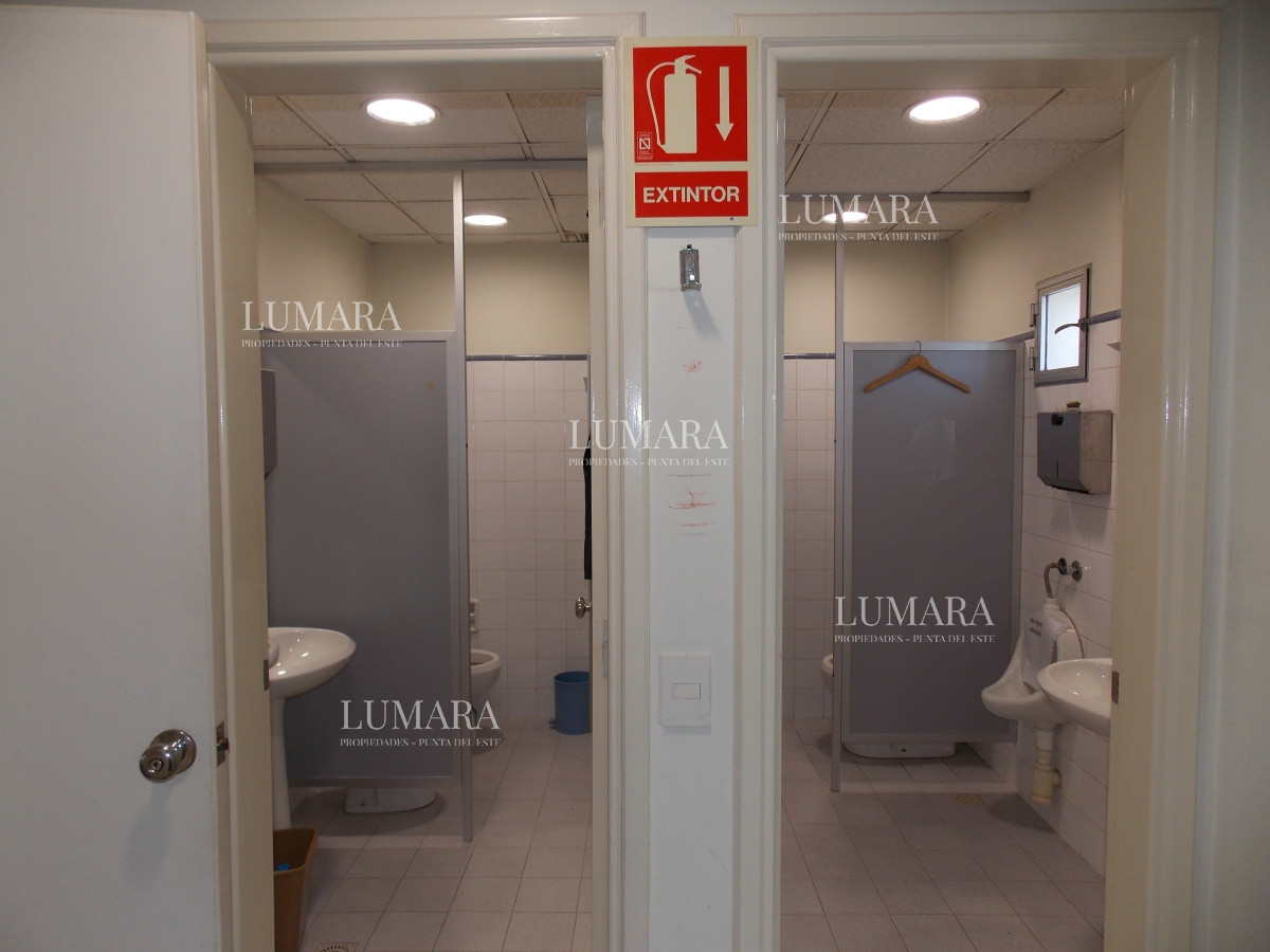 Local Comercial ID.3362 - LOCAL EN EL CENTRO DE MALDONADO EN ALQUILER 