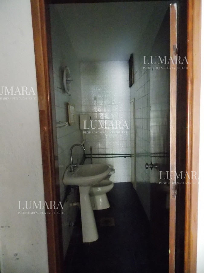 Local Comercial ID.3353 - PENINSULA - LOCAL MUY BIEN UBICADO
