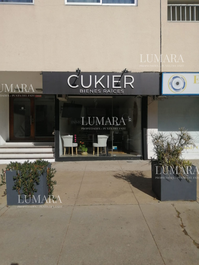 Local Comercial ID.3353 - PENINSULA - LOCAL MUY BIEN UBICADO