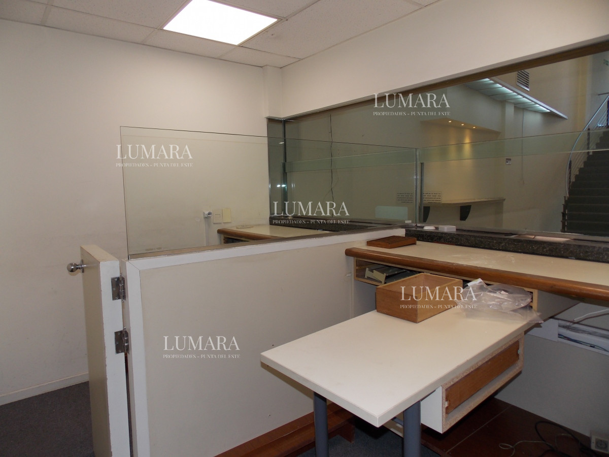 Local Comercial ID.3362 - LOCAL EN EL CENTRO DE MALDONADO EN ALQUILER 