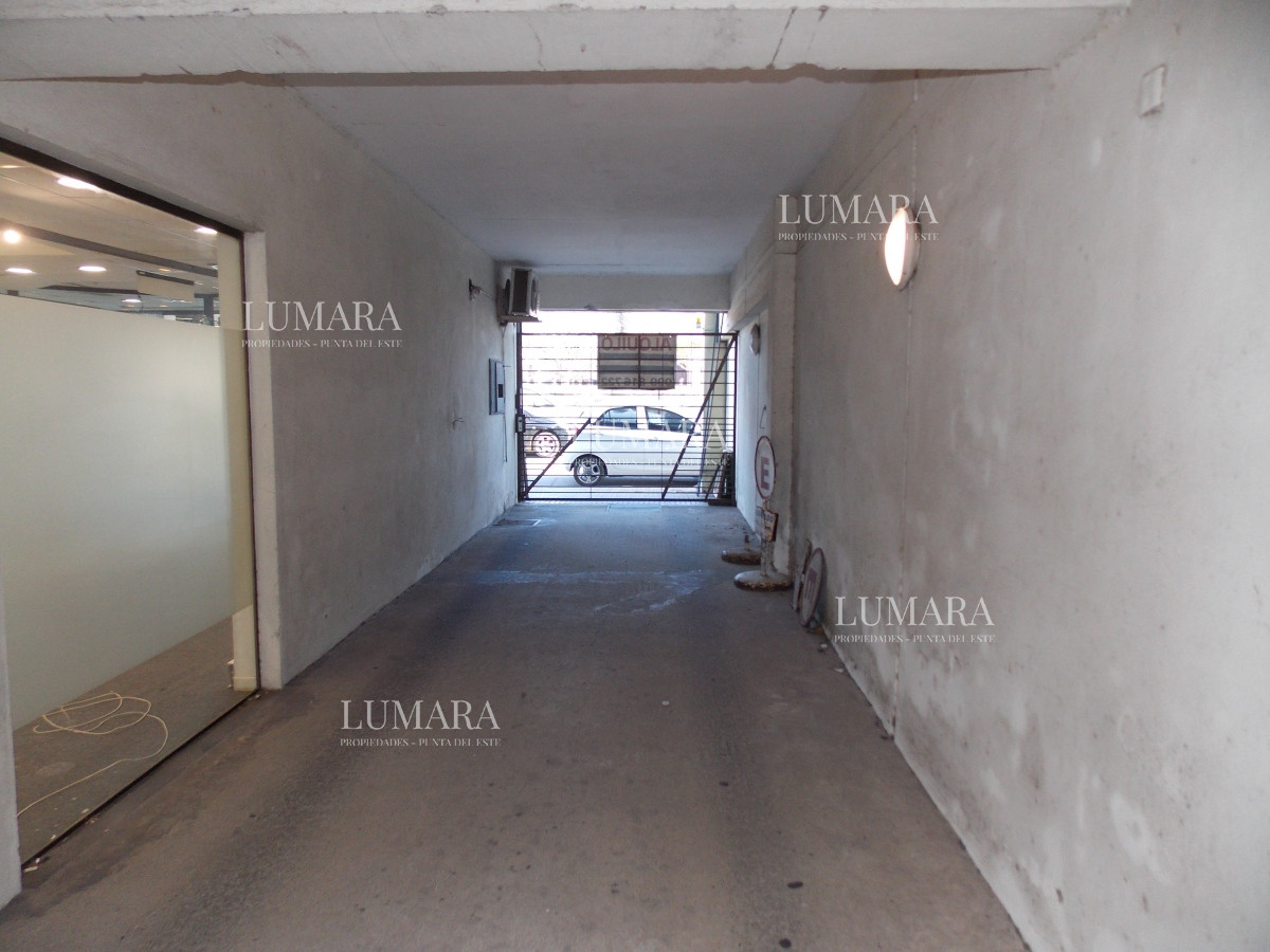 Local Comercial ID.3362 - LOCAL EN EL CENTRO DE MALDONADO EN ALQUILER 