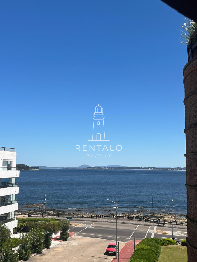 Apartamento ID.885 - Apartamento en venta de 2 dormitorios y 2 baños en Punta del Este