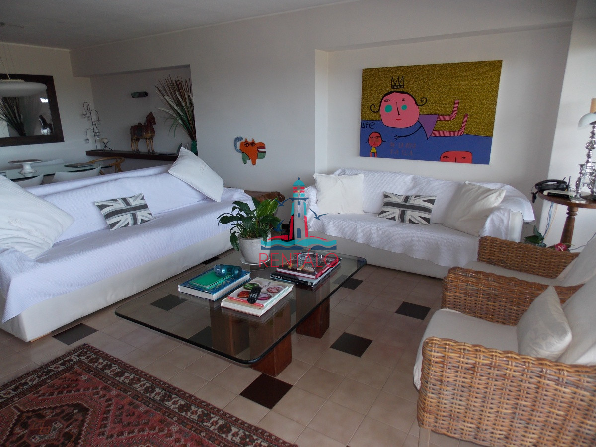 Apartamento ID.51 - Apartamento en venta 2 dormitorios Punta del este primera linea