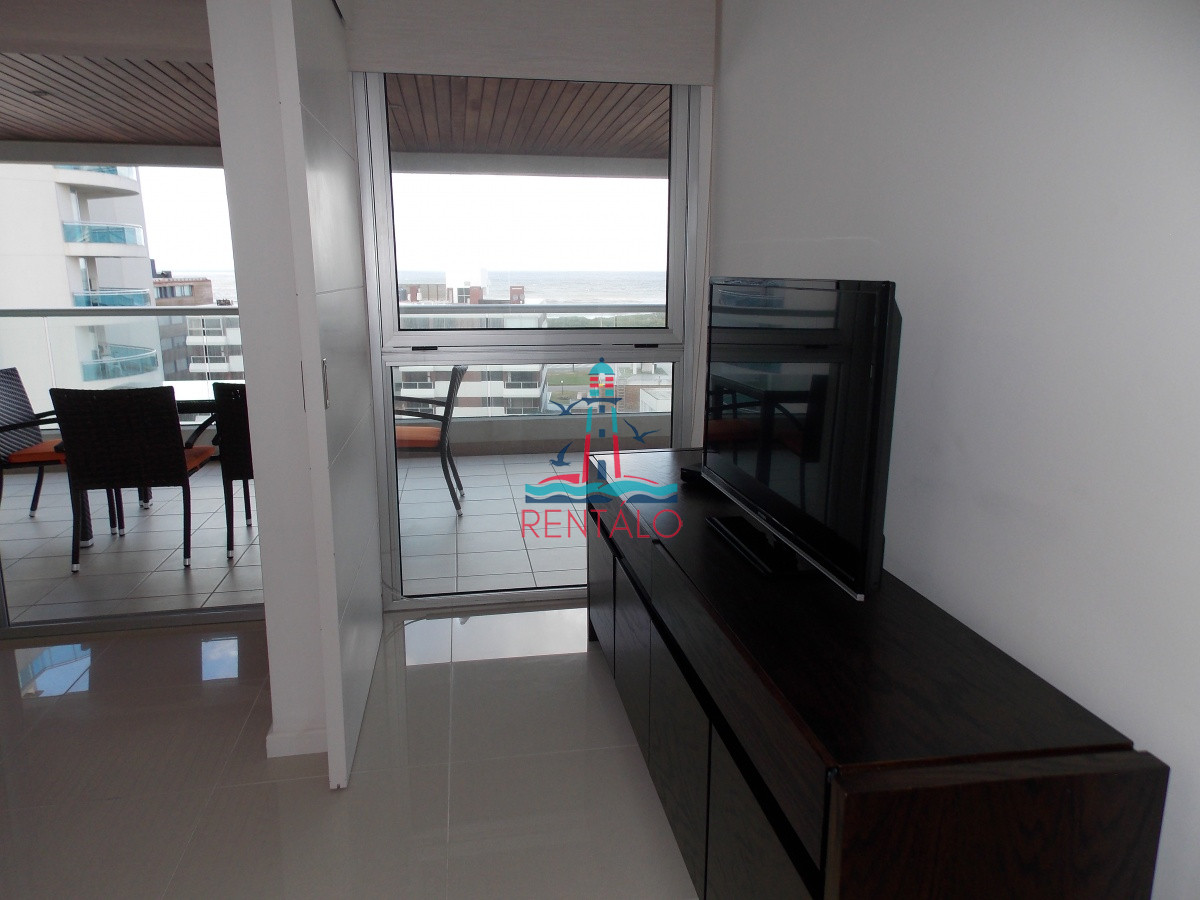 Apartamento ID.42 - Apartamento en venta 2 dormitorios y medio Punta del este