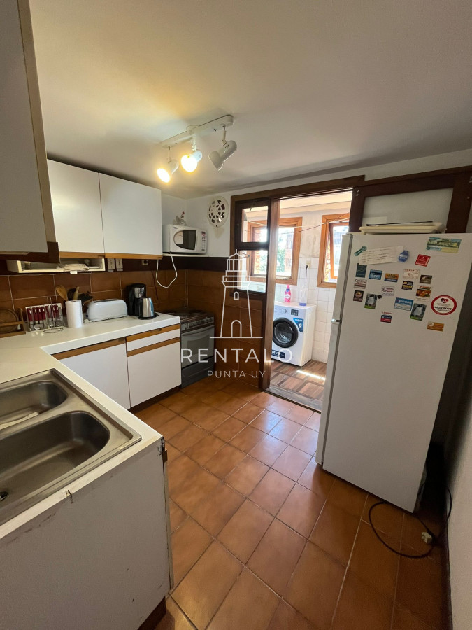 Apartamento ID.885 - Apartamento en venta de 2 dormitorios y 2 baños en Punta del Este