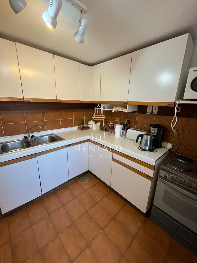 Apartamento ID.885 - Apartamento en venta de 2 dormitorios y 2 baños en Punta del Este