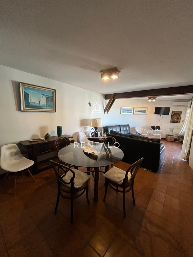 Apartamento ID.885 - Apartamento en venta de 2 dormitorios y 2 baños en Punta del Este