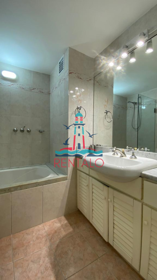 Apartamento ID.65 - Apartamento en venta primera linea vista al mar Punta del este 3 dormitorios