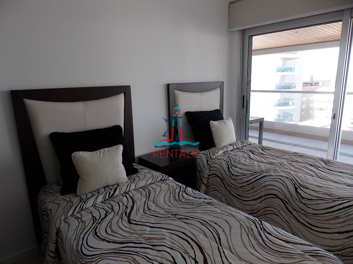 Apartamento ID.42 - Apartamento en venta 2 dormitorios y medio Punta del este