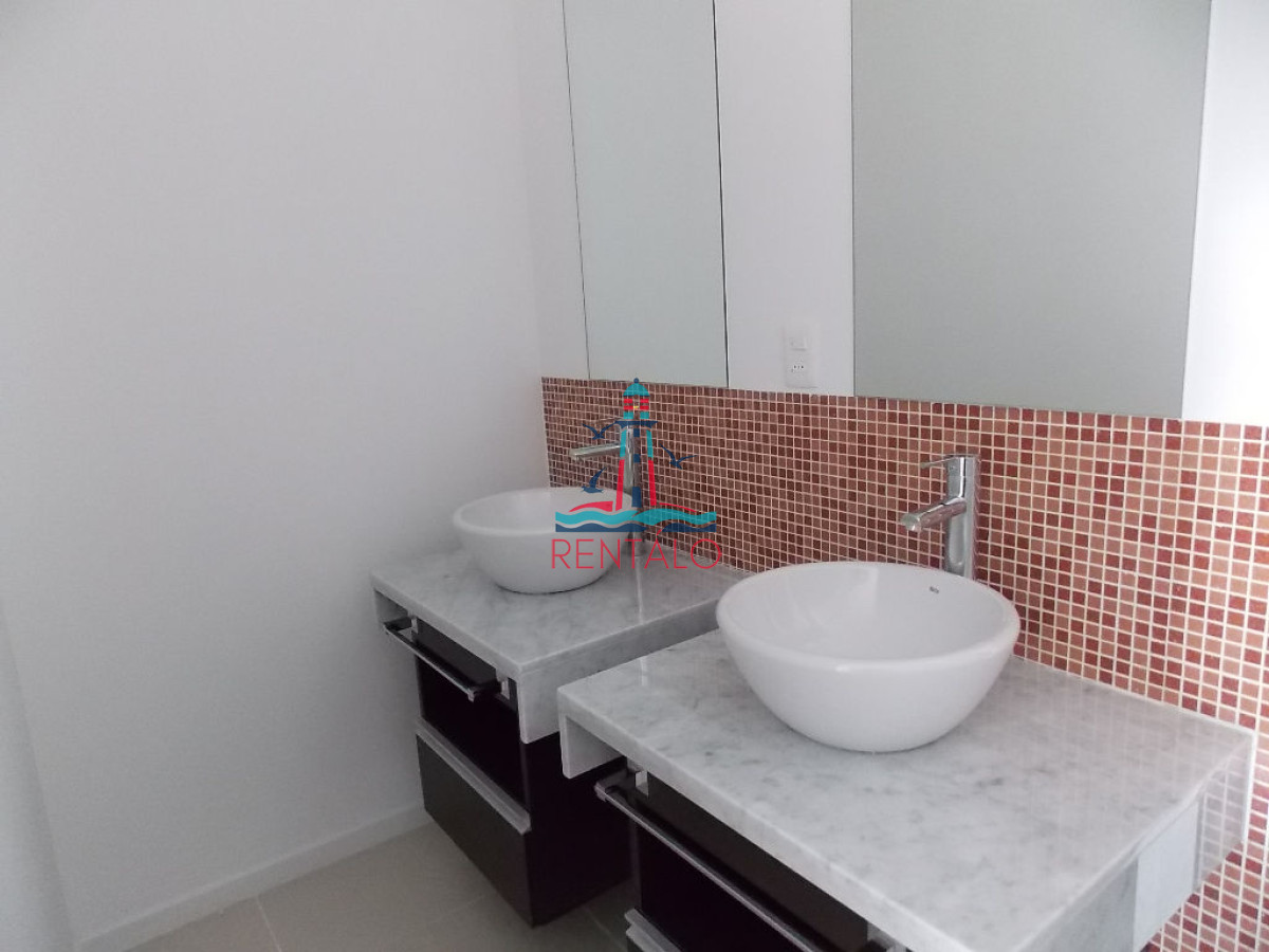 Apartamento ID.42 - Apartamento en venta 2 dormitorios y medio Punta del este