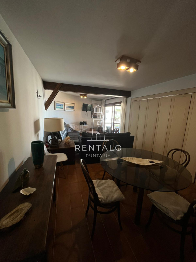 Apartamento ID.885 - Apartamento en venta de 2 dormitorios y 2 baños en Punta del Este