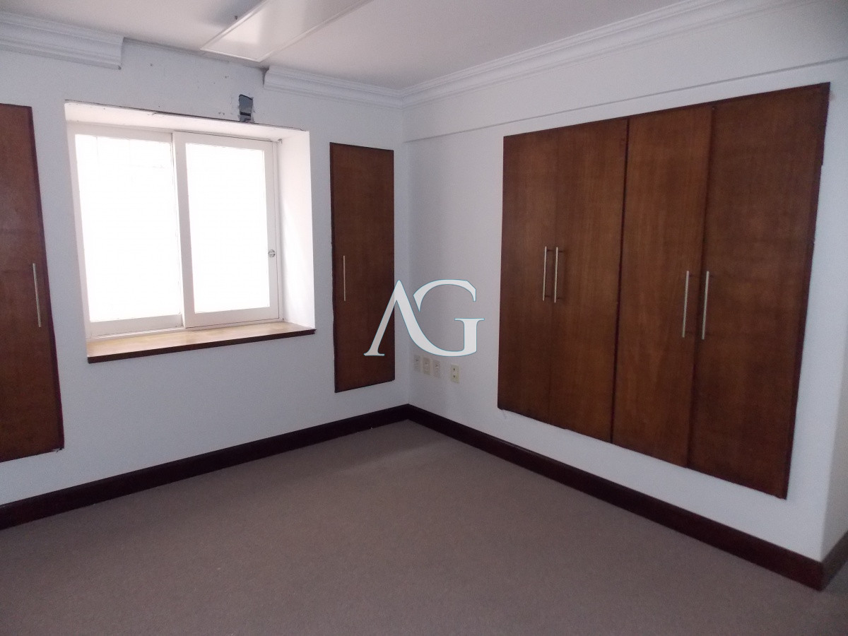 Local Comercial ID.471 - PENINSULA - EXCELENTE LOCAL SOBRE CALLE GORLERO !!!