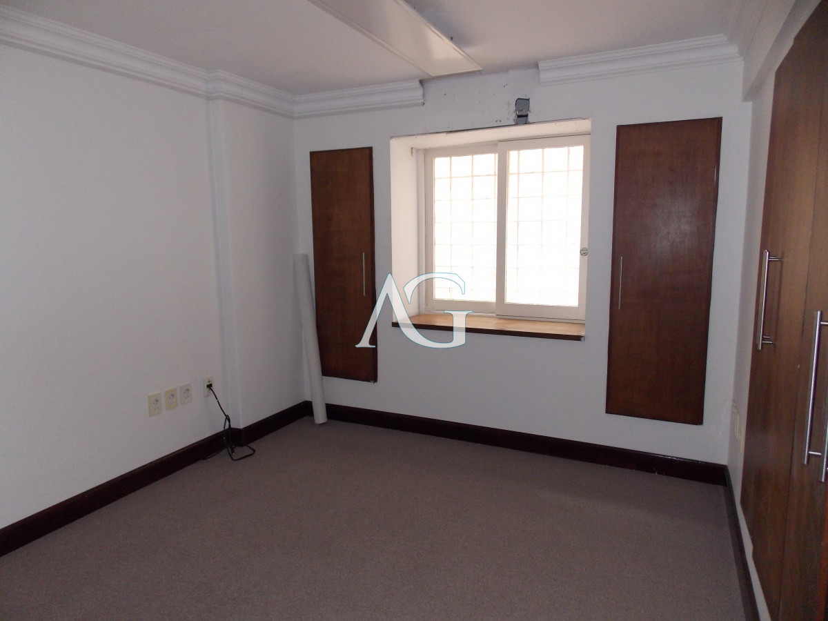 Local Comercial ID.471 - PENINSULA - EXCELENTE LOCAL SOBRE CALLE GORLERO !!!