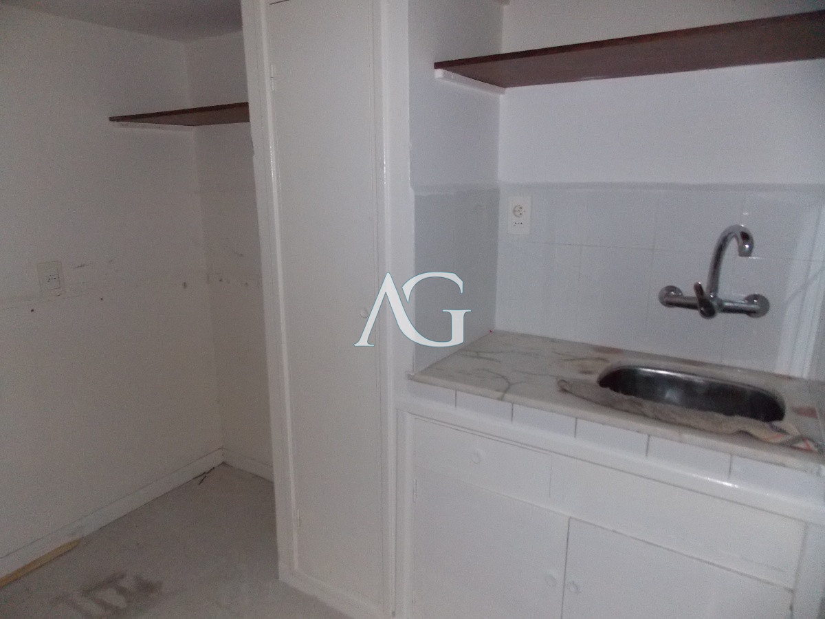 Local Comercial ID.471 - PENINSULA - EXCELENTE LOCAL SOBRE CALLE GORLERO !!!