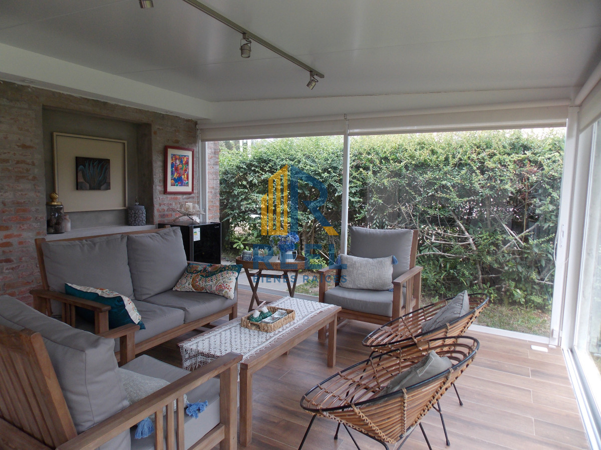 Casa ID.312 - PRECIOSA CASA EN BALNEARIO BS.AS Reciclada