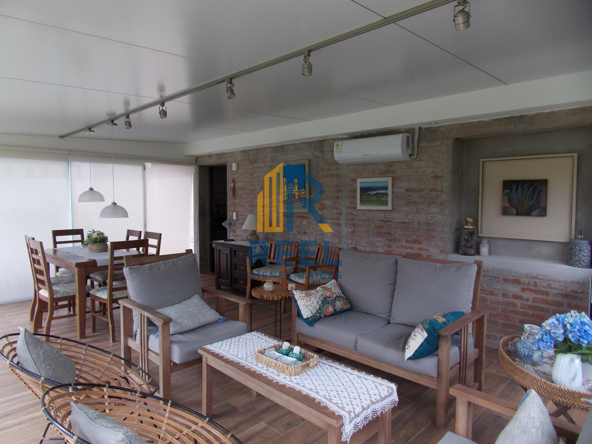 Casa ID.312 - PRECIOSA CASA EN BALNEARIO BS.AS Reciclada